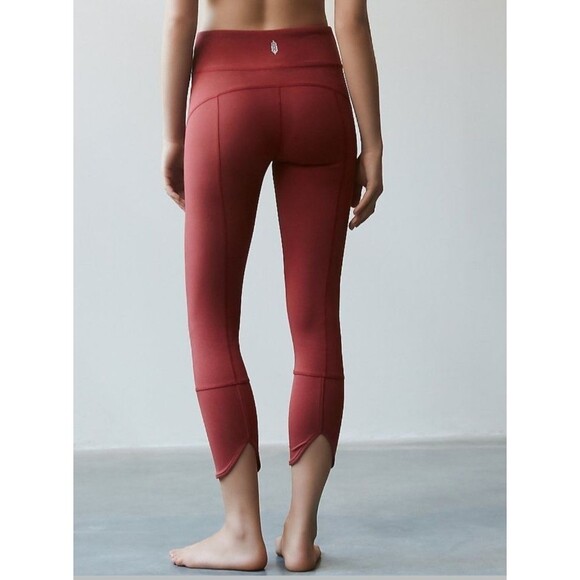 FREE PEOPLE MOVEMENT Virgo Yoga Leggings Extra Small XS Wine Red Tulip Hem - Picture 1 of 9